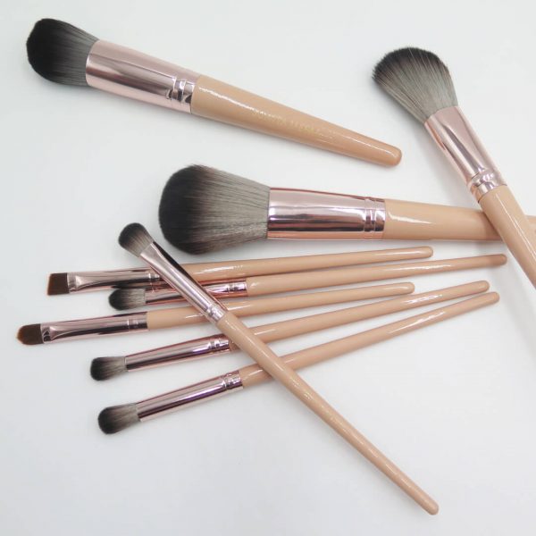 Lavish Rose Brush Set - Image 2